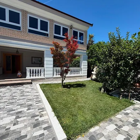 Linda Villa Kamez